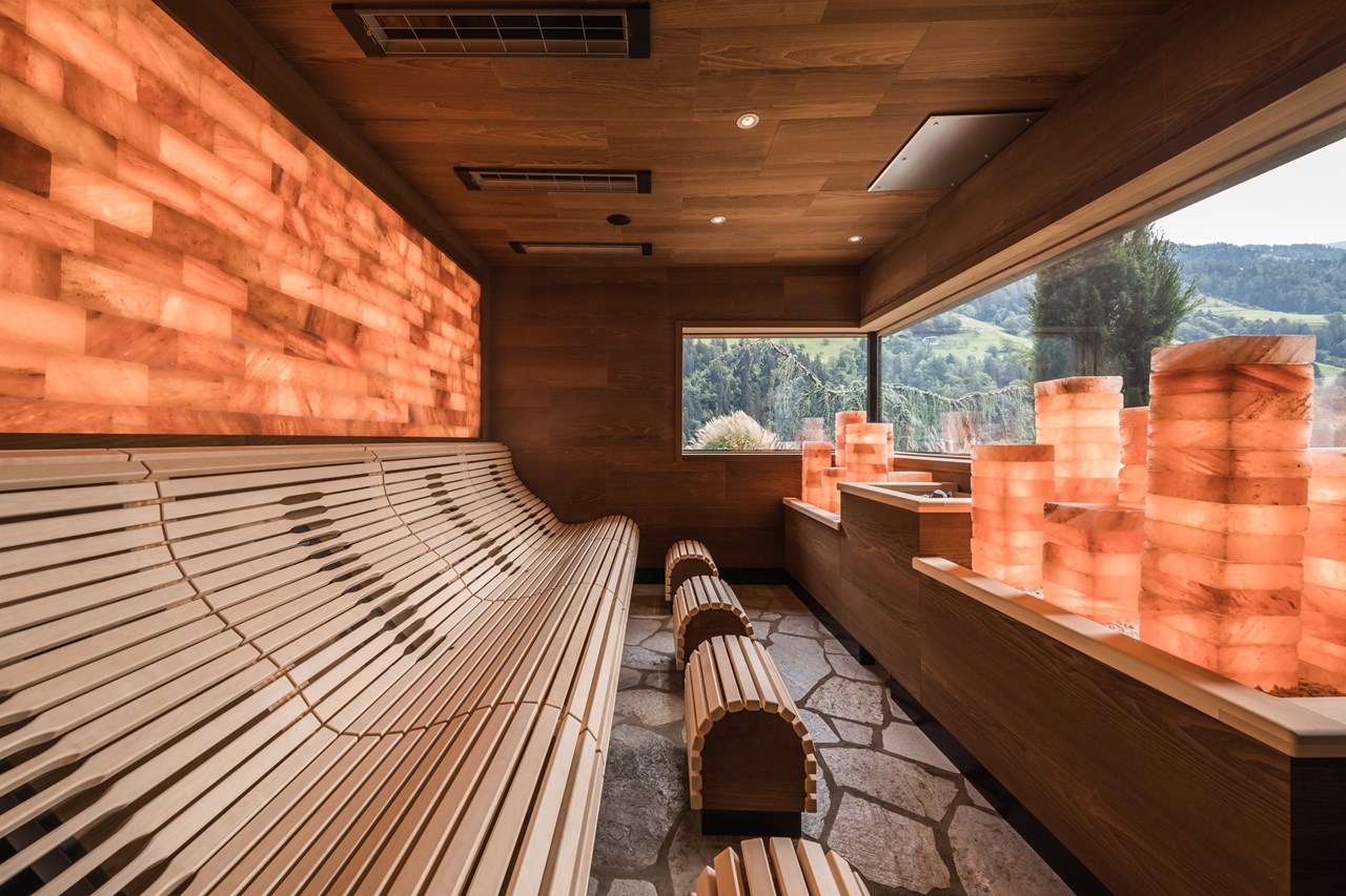 Quellenhof Luxury Resort Passeier Saunen und Bäder im Detail Infrarot-Soledom Sauna 