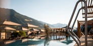 Wellnessurlaub - Pools: Infinity Pool - Sonnen Resort