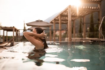 Wellnesshotel: Rooftop Infinity Pool  - Sonnen Resort