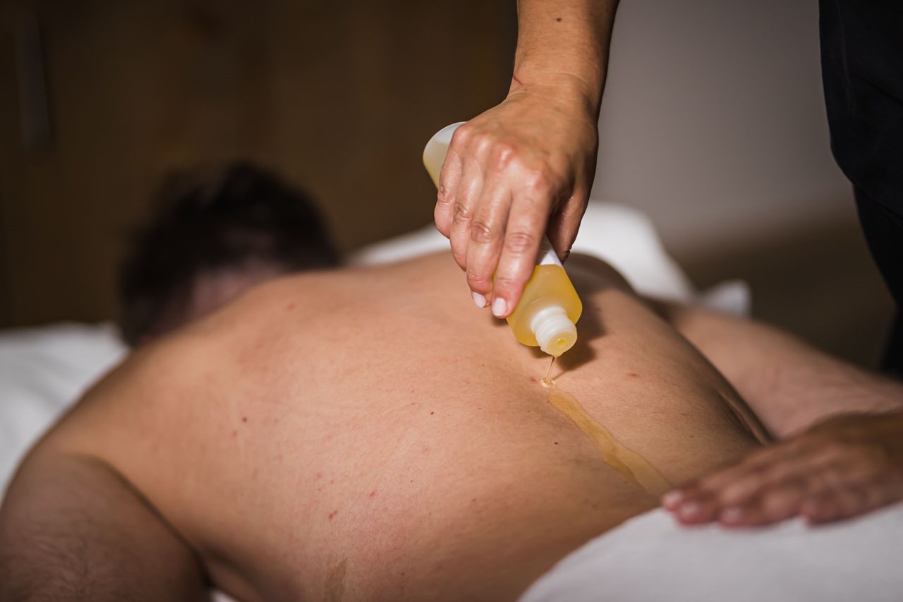 Terentnerhof Massagen im Detail Rücken-Ritual