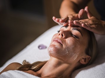 Terentnerhof Massagen im Detail Intensiv Gesichtsbehandlung