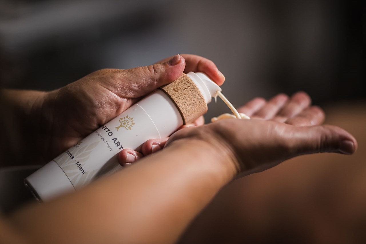 Terentnerhof Massagen im Detail Alpines Heupeeling