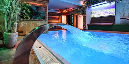 Wellnessurlaub - Dorf Tirol - Schwimmbad und Saunalandschaft - Wellness Hotel Engel