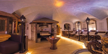 Wellnessurlaub - Dorf Tirol - Ruheraum in Saunalandschaft - Wellness Hotel Engel