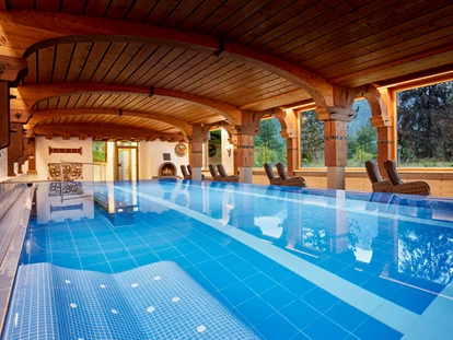 Wellnessurlaub - Fontanella - Unser Infinity-Innenpool mit Blick in die Berge. - Hotel Prinz-Luitpold-Bad