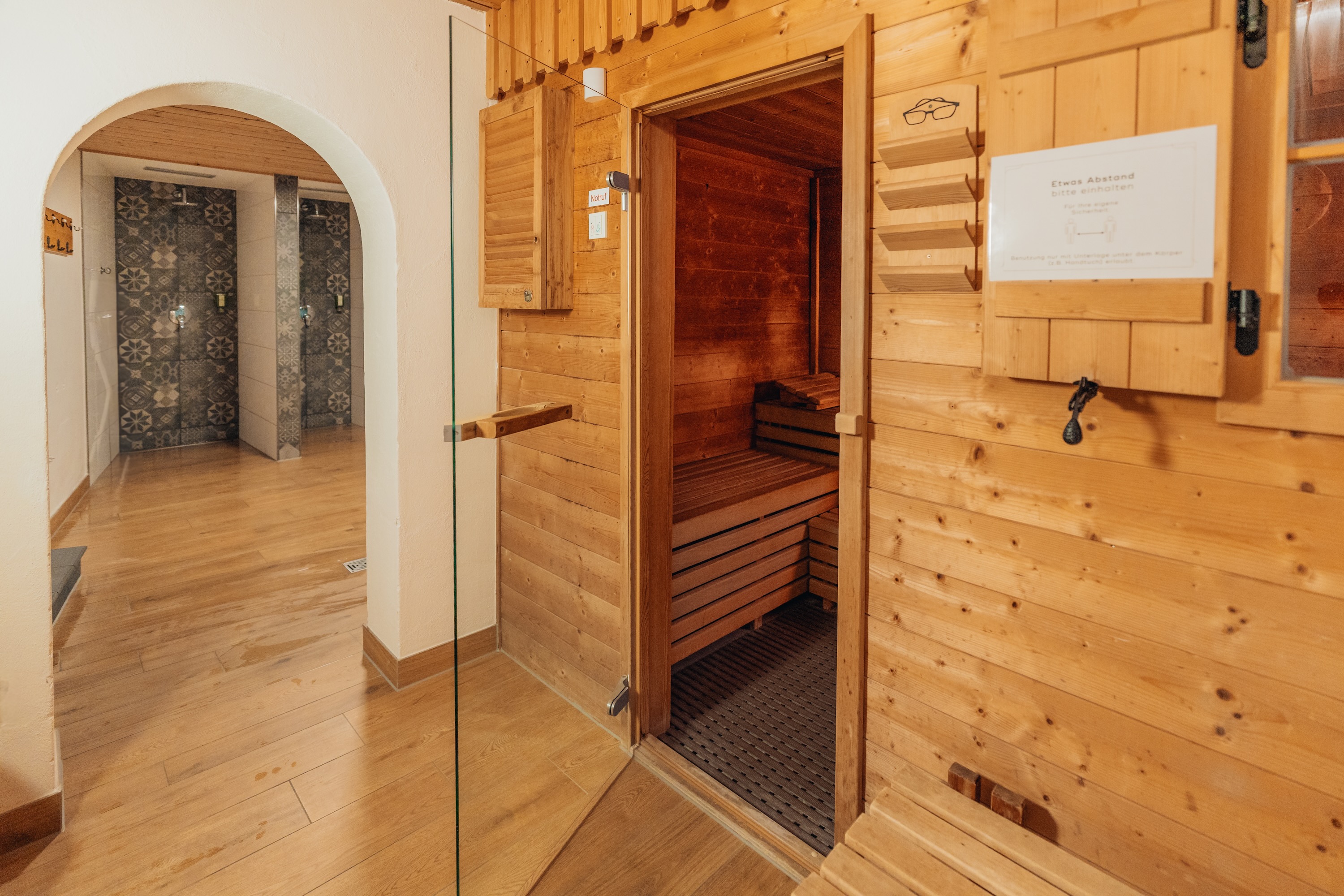 Wellnesshotel: Unsere Farblichtsauna, die ab 8:30 Uhr an ist, für die frühen Sauna-Besucher. - Hotel Prinz-Luitpold-Bad - Sauna | Spa