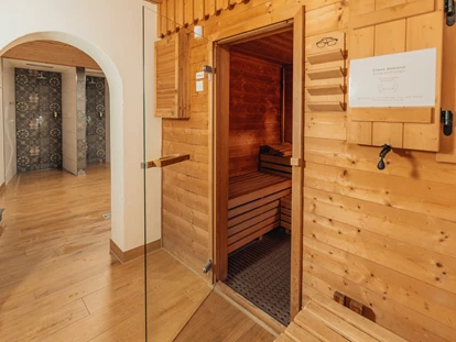 Wellnessurlaub - Fontanella - Unsere Farblichtsauna, die ab 8:30 Uhr an ist, für die frühen Sauna-Besucher. - Hotel Prinz-Luitpold-Bad