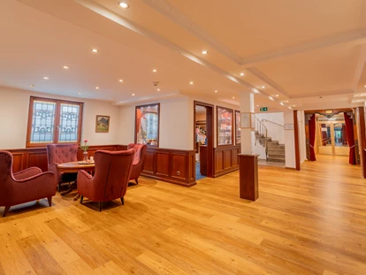Wellnessurlaub - Fontanella - Unser Shop und Wartebereich vor dem Restaurant. - Hotel Prinz-Luitpold-Bad