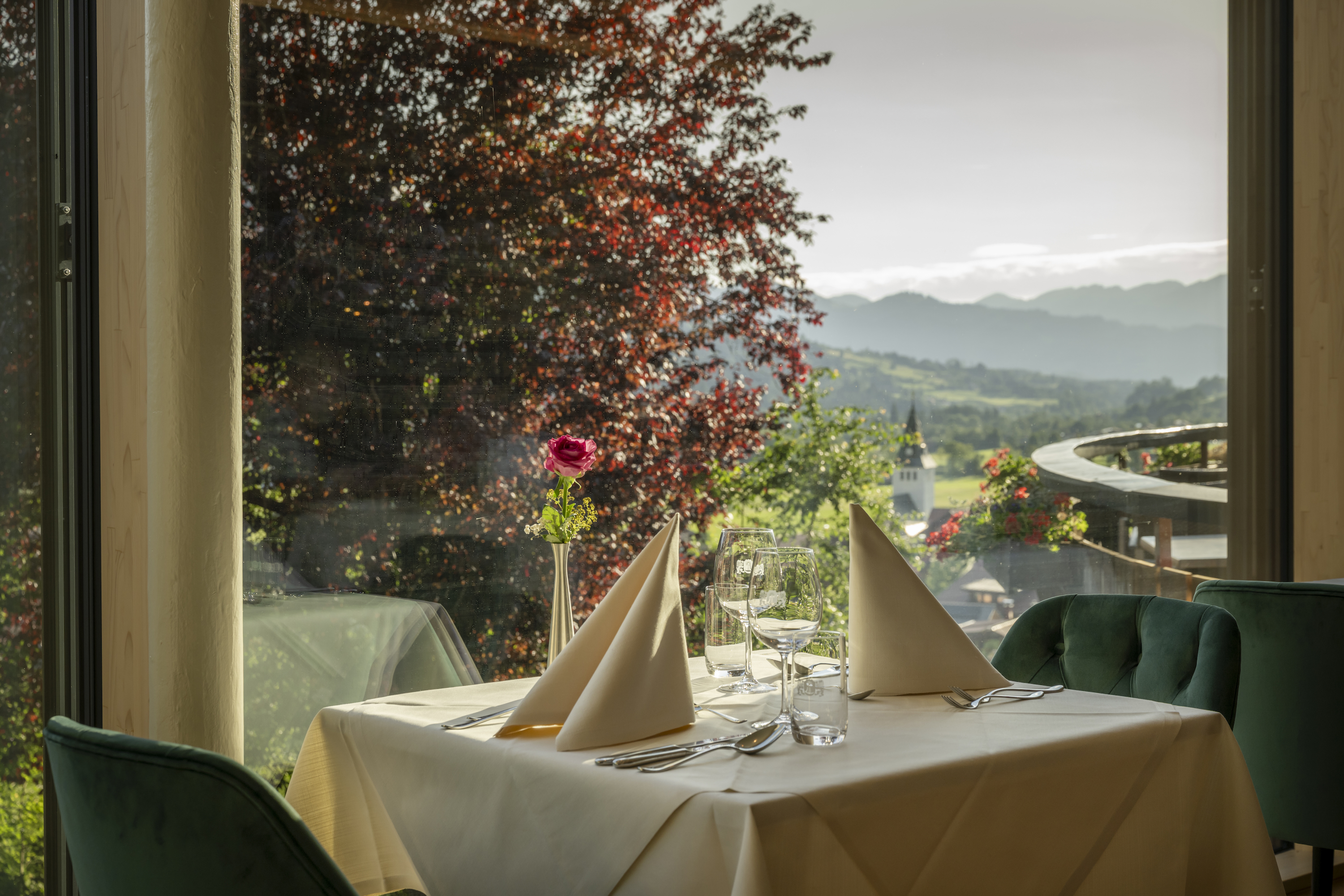 Wellnesshotel: Unser Panorama-Restaurant im Abendlicht - Hotel Prinz-Luitpold-Bad