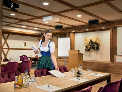 Wellnessurlaub - Fontanella - Tagungsraum Hofjagdstube mit dem besonderen Etwas - Hotel Prinz-Luitpold-Bad