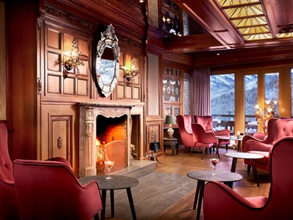 Wellnessurlaub - Fontanella - Gemütliches Sitzen in unserer Kaminhalle - Hotel Prinz-Luitpold-Bad