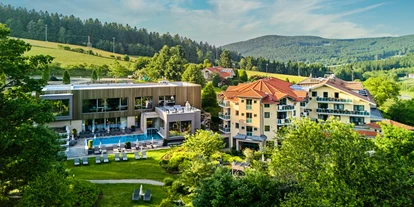 Wellnessurlaub - Gesichtsmassage - Perkam - Außenansicht - Hotel Reinerhof ****S
