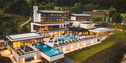 Wellnessurlaub - Pools: Infinity Pool - Hotel Sonnenhof - Hotel Sonnenhof