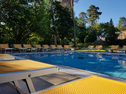 Wellnessurlaub - Schweinfurt - Außenbecken - Hotel Sonnenhügel Familotel Rhön