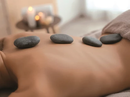 Wellnessurlaub - Schweinfurt - Massagen und Kosmetik in der BeauytWelt (Dienstag bis Samstag geöffnet) - Hotel Sonnenhügel Familotel Rhön