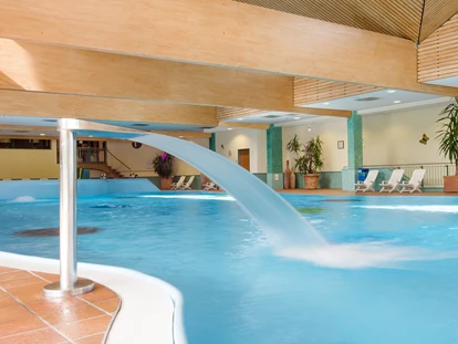 Wellnessurlaub - Schweinfurt - Innenbecken - Hotel Sonnenhügel Familotel Rhön