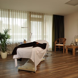 Wellnesshotel: Behandlungsraum der BeautyWelt mit Massagen & Kosmetik - Hotel Sonnenhügel Familotel Rhön