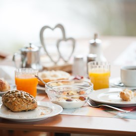 Wellnesshotel: Frühstück vom Buffet - Hotel Sonnenhügel Familotel Rhön