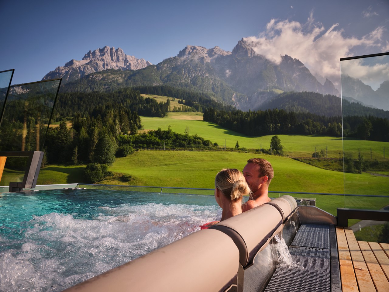 Salzburger Hof Leogang Saunen und Bäder im Detail Panorama Wellnessbereich