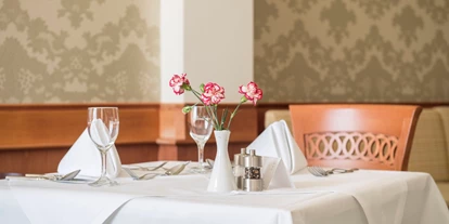 Wellnessurlaub - Therme - Neuötting - Sitzplatz in unseren Restaurant-Stuben - Hotel St. Wolfgang*****