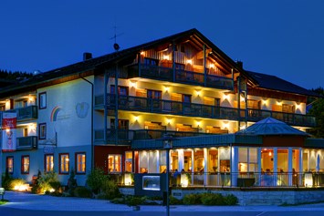 Wellnesshotel: Hotelansicht  - Hotel Zum Kramerwirt