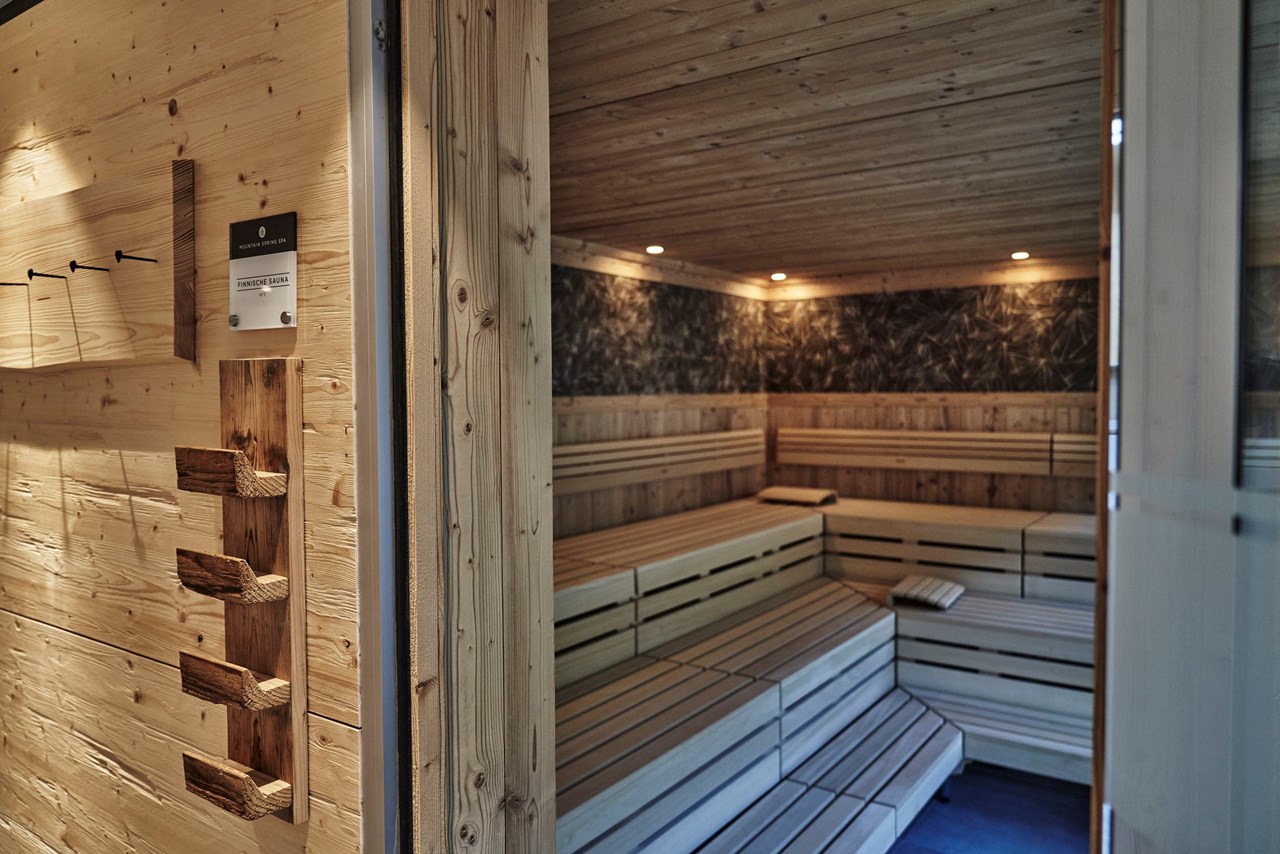 HUBERTUS Mountain Refugio Allgäu Saunen und Bäder im Detail Finnische Sauna