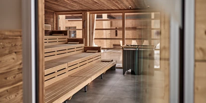 Wellnessurlaub - Day SPA - Dornbirn - Panoramasauna mit Blick in die Balderschwanger Natur - HUBERTUS Mountain Refugio Allgäu