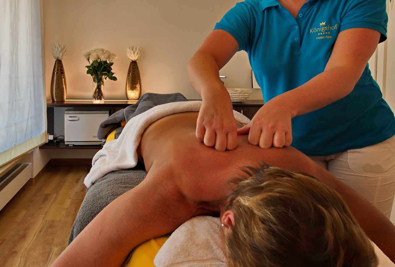 Königshof Hotel Resort Massagen im Detail Aromaölmassage