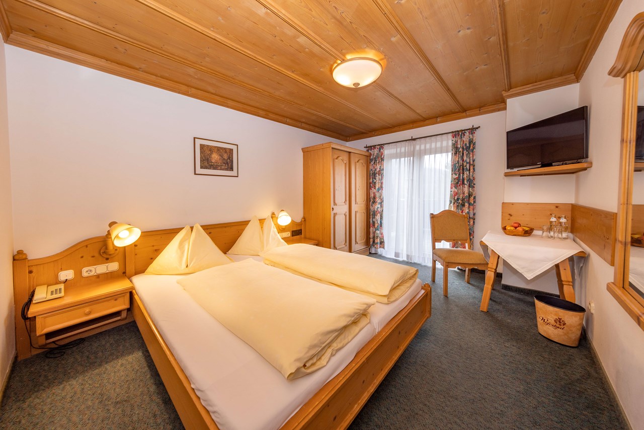 Hotel Sportcamp Woferlgut Zimmerkategorien Doppelzimmer "Kitzsteinhorn"