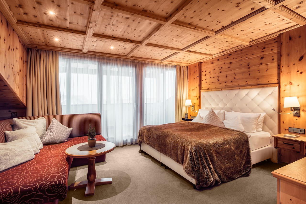 Landromantik Hotel Oswald - Gourmet & SPA Zimmerkategorien Zirbenzimmer Morgentau