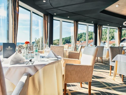 Wellnessurlaub - Gesichtsmassage - Perkam - Landromantik Hotel Oswald - Gourmet & SPA