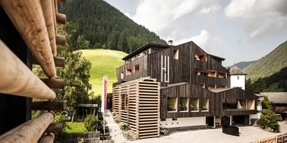 Wellnessurlaub - Dorf Tirol - Außenansicht - Wanderhotel Jaufentalerhof