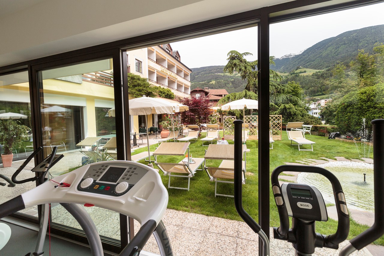 Dominik Alpine City Wellness Hotel Fitnessangebote im Detail Fitenssraum