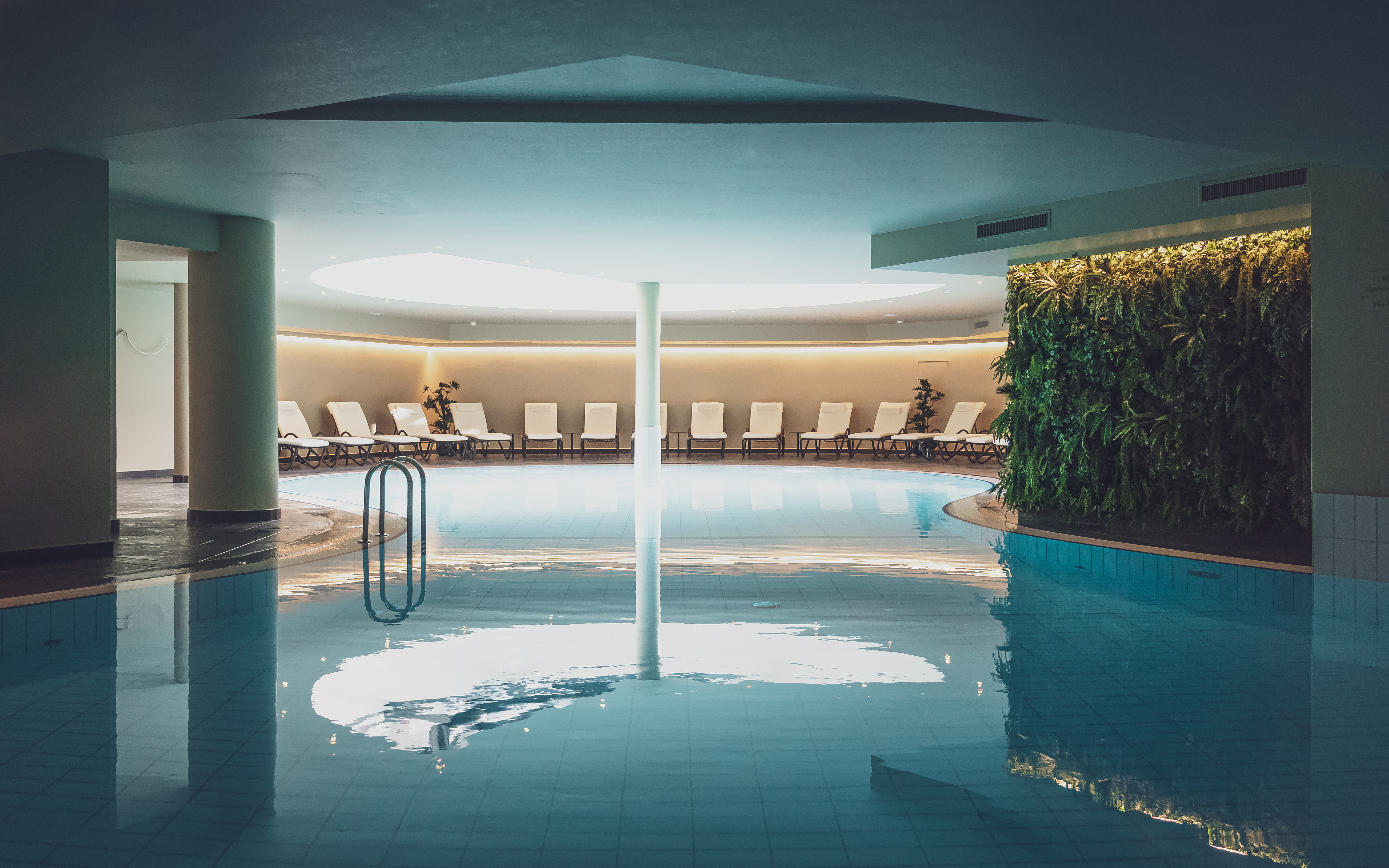 Wellnessurlaub - Schweiz - Pool - Hotel Waldhuus Davos
