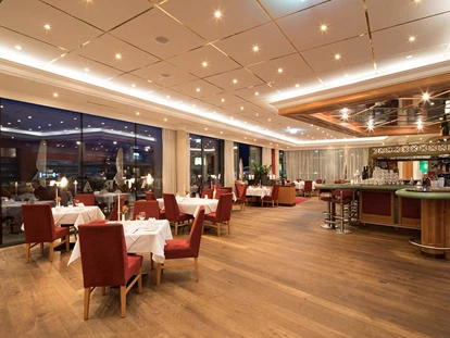 Wellnessurlaub - Day SPA - Altenmarkt im Pongau - Speisen Sie gerne oben auf dem Dach des Hotels im Restaurant PANORAMA. - Hotel EDELWEISS Berchtesgaden