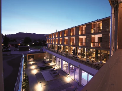Wellnessurlaub - Fontanella - Abendstunden in Oberstdorf - Hotel Exquisit