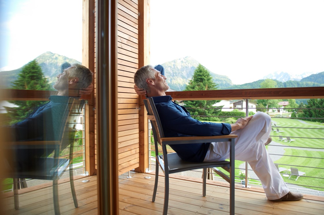 Wellnesshotel: Entspannung auf dem Balkon mit Bergblick - Hotel Exquisit