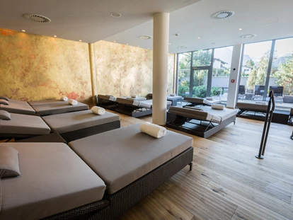 Wellnessurlaub - Fontanella - Ruheraum mit Blick in die Berge - Hotel Exquisit