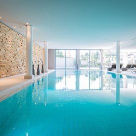 Wellnesshotel: Indoor-Pool im Exquisit - Hotel Exquisit