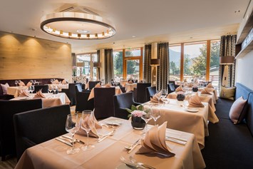 Wellnesshotel: Restaurant mit Panoramablick - Hotel Exquisit