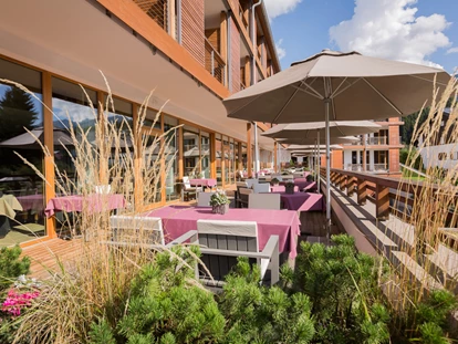 Wellnessurlaub - Fontanella - Sommer auf der Terrasse - Hotel Exquisit