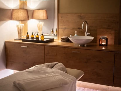 Wellnessurlaub - Fontanella - Treatment Bereich  - Hotel Exquisit