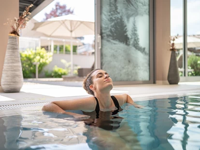Wellnessurlaub - Fontanella - Pool  - Hotel Exquisit