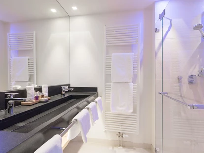 Wellnessurlaub - Fontanella - Badezimmer  - Hotel Exquisit