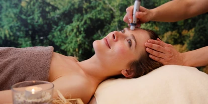Wellnessurlaub - Schwanenstadt - Gesichtsbehandlung  - Narzissen Vital Resort