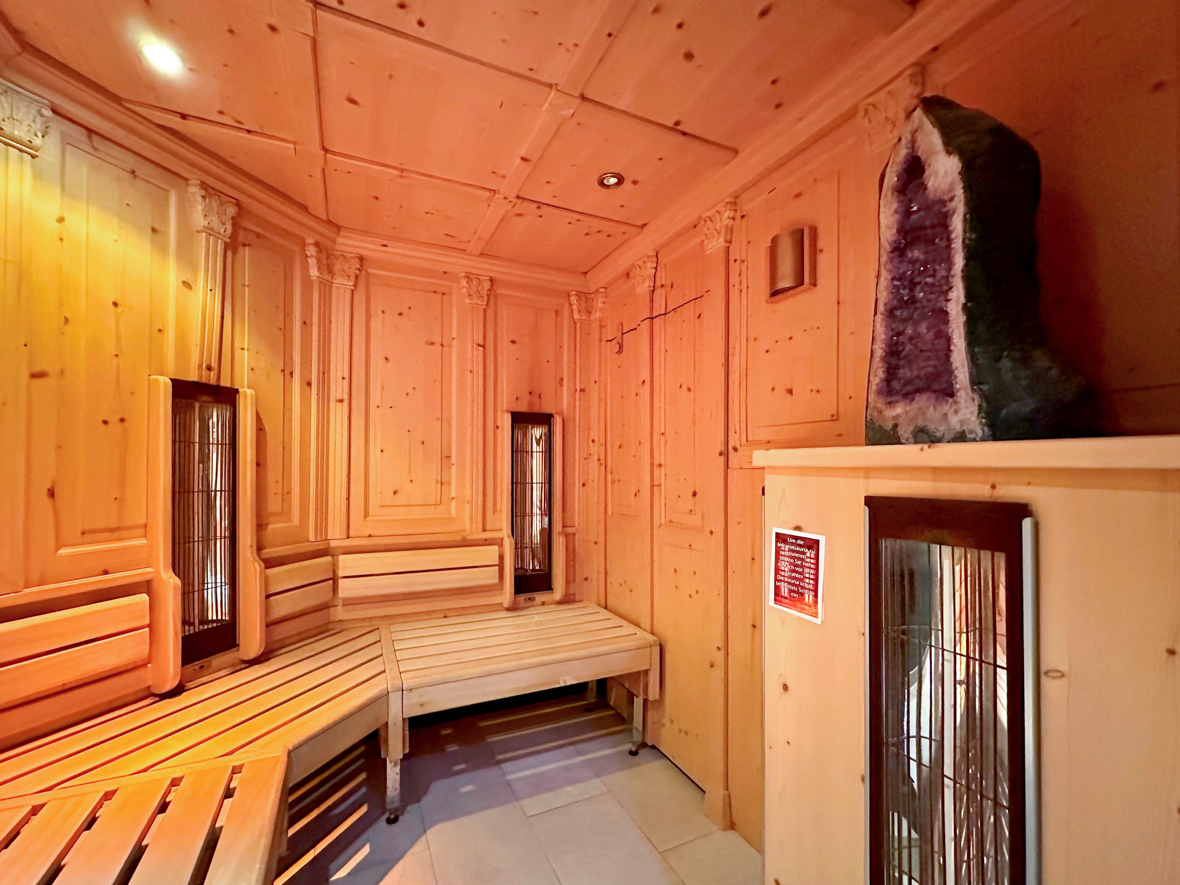Wellness & Naturresort Reischlhof****S Saunen und Bäder im Detail Infrarotsauna 40°C 