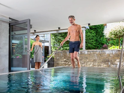 Wellnessurlaub - Private Spa - Otterbach (Sankt Florian am Inn) - Kühlbecken Feuersauna - Wellness & Naturresort Reischlhof****S