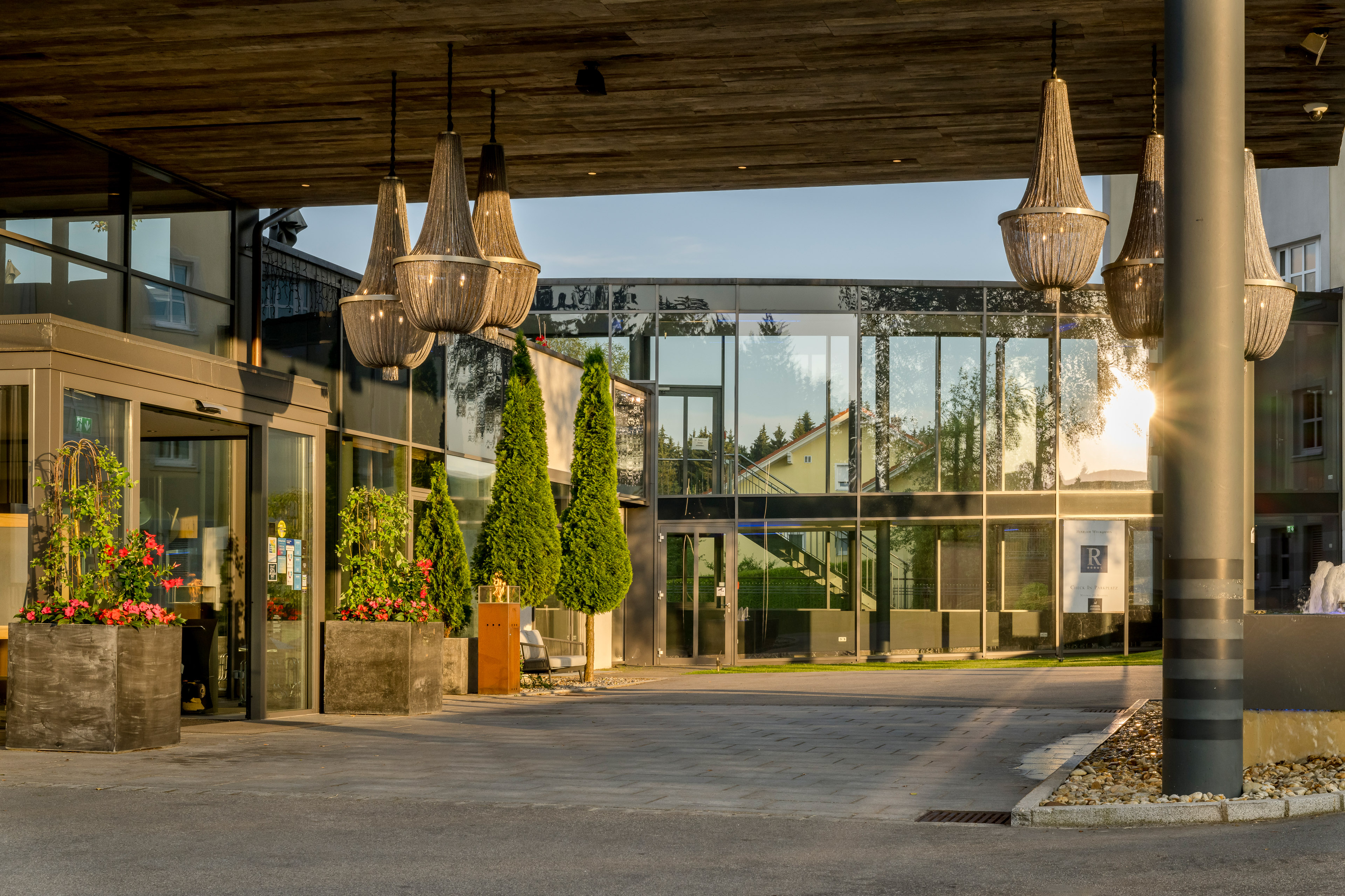 Wellnesshotel: Eingangsbereich - Wellness & Naturresort Reischlhof****S - Hotel | Umgebung