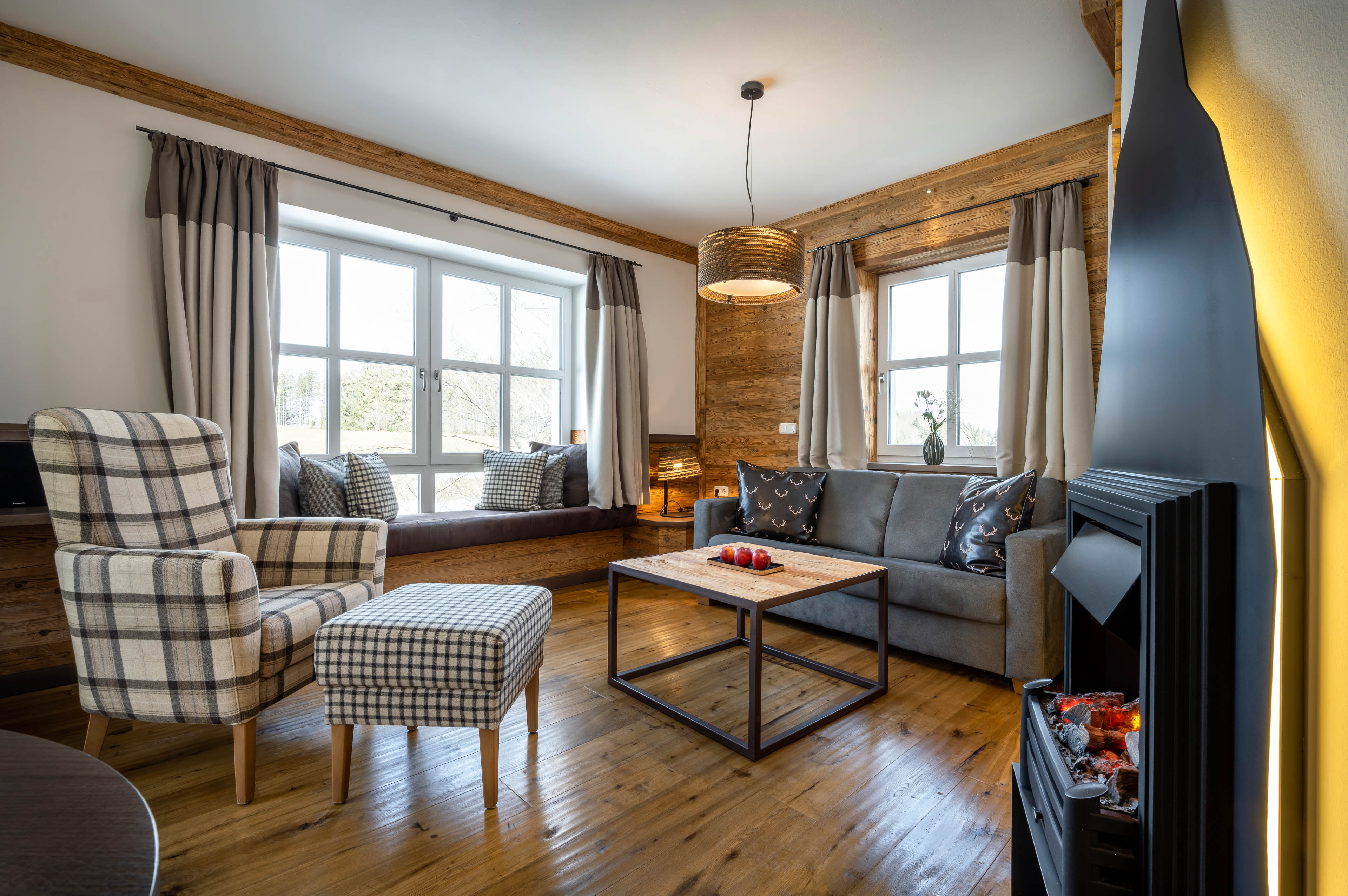 Wellnesshotel: Almsuite Wohnbereich - Wellness & Naturresort Reischlhof****S - Zimmer | Suiten