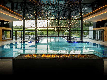 Wellnessurlaub - Private Spa - Otterbach (Sankt Florian am Inn) - Innenpool - Wellness & Naturresort Reischlhof****S